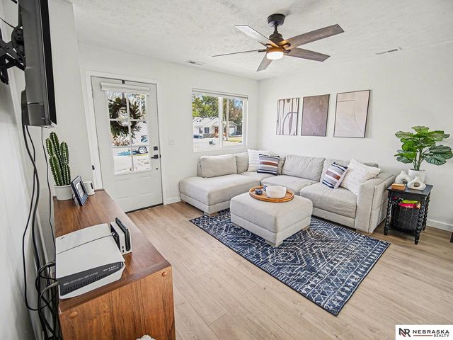 4301 S 54th Street, Lincoln, NE 68506