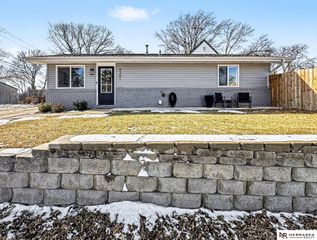 4301 S 54th Street, Lincoln, NE 68506