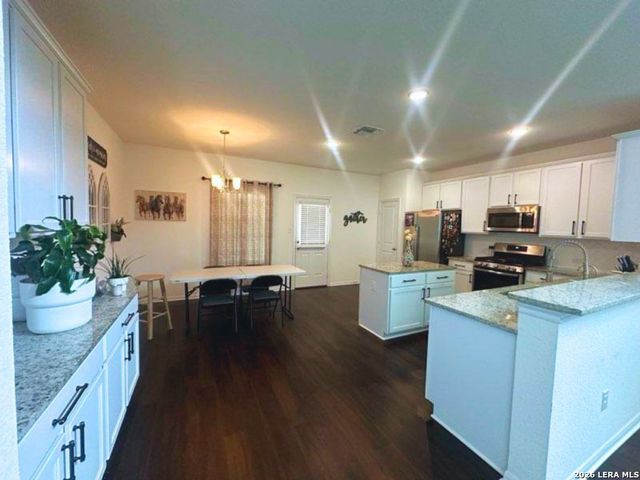 8915 PEMBRIDGE WAY, Converse, TX 78109