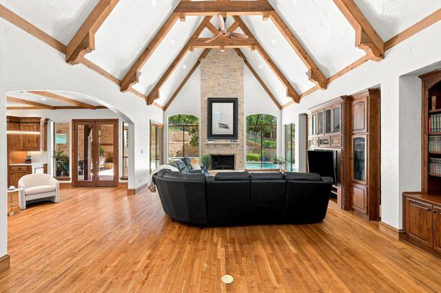 686 Knob Hill Court, Argyle, TX 76226