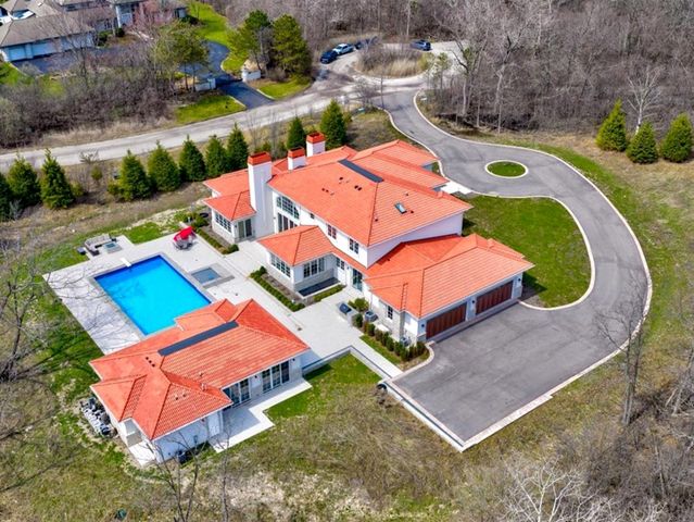 2665 Bentley Road, Highland Park, IL 60035