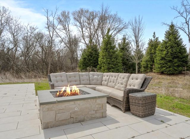 2665 Bentley Road, Highland Park, IL 60035