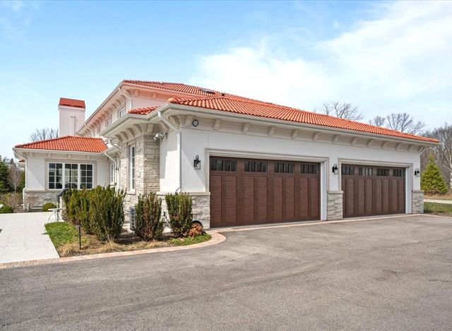 2665 Bentley Road, Highland Park, IL 60035