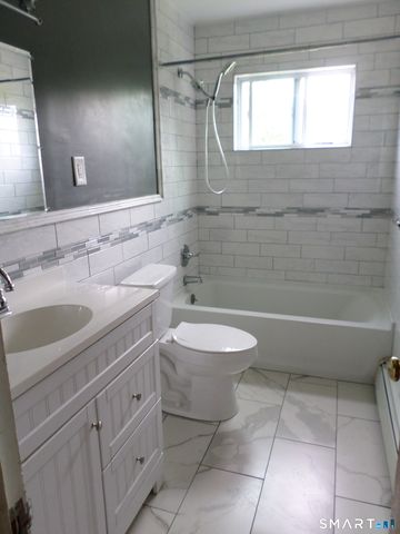 7 Craigmore Road, Bloomfield, CT 06002