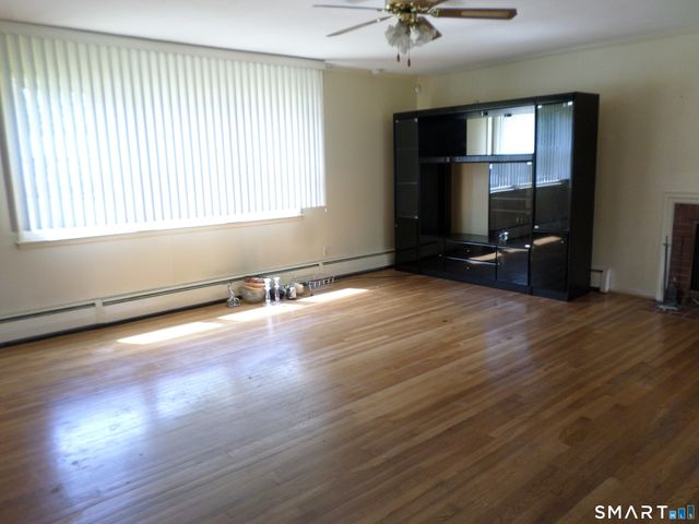 7 Craigmore Road, Bloomfield, CT 06002