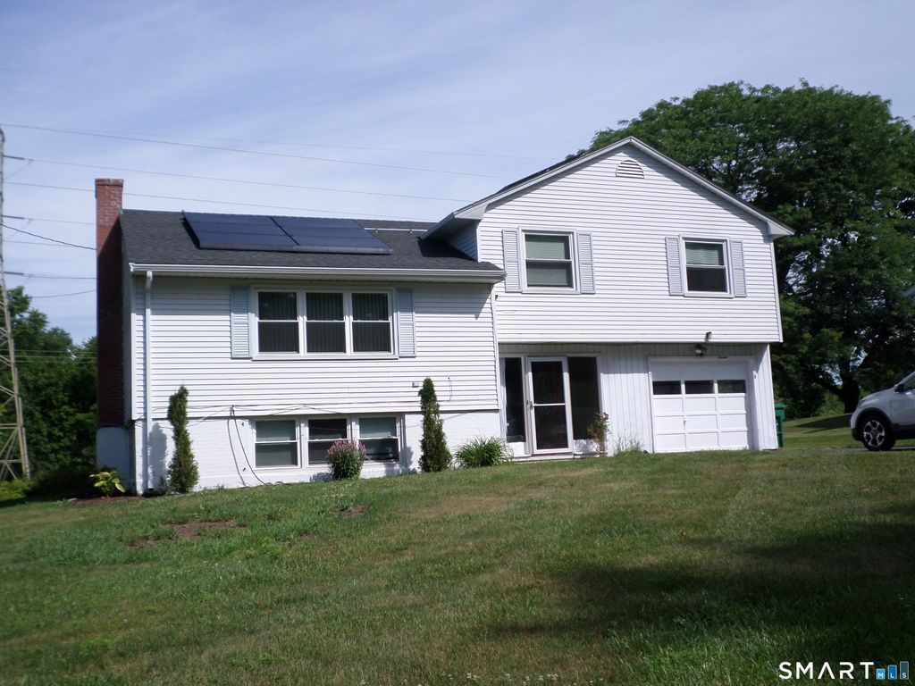 7 Craigmore Road, Bloomfield, CT 06002