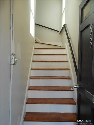 53 Anthony Street 3rd Fl, New Haven, CT 06515
