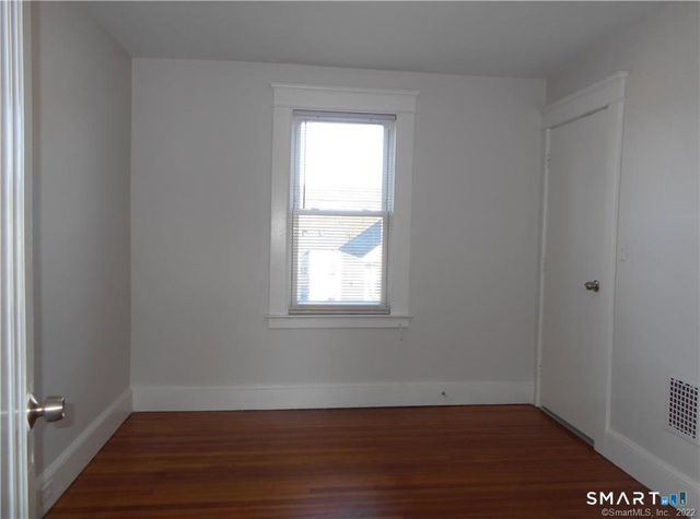 53 Anthony Street 3rd Fl, New Haven, CT 06515