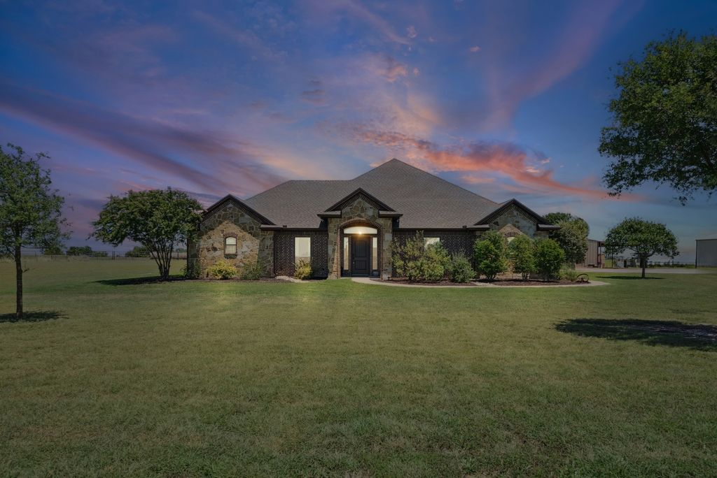 3884 Greathouse Road, Waxahachie, TX 75167