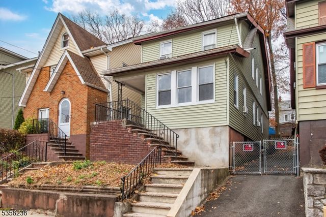 279 Smith St, Newark City, NJ 07106