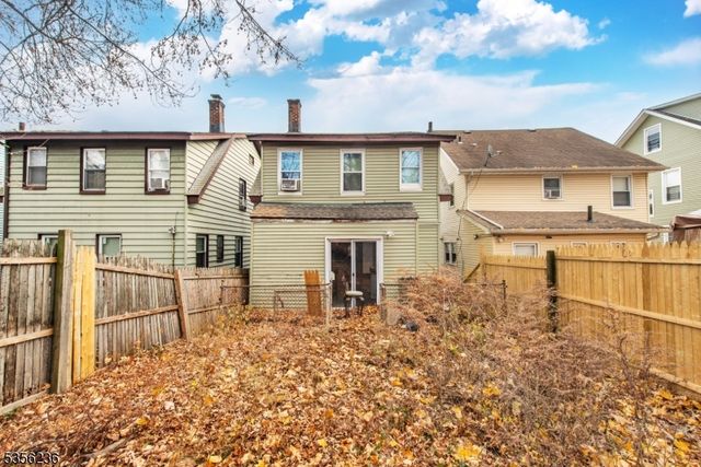 279 Smith St, Newark City, NJ 07106