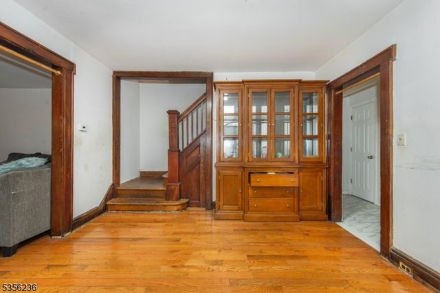 279 Smith St, Newark City, NJ 07106