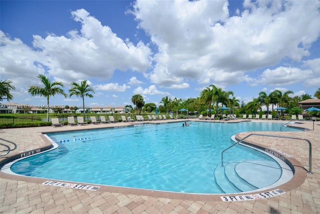 5182 Eucalyptus Dr 1, Hollywood, FL 33021
