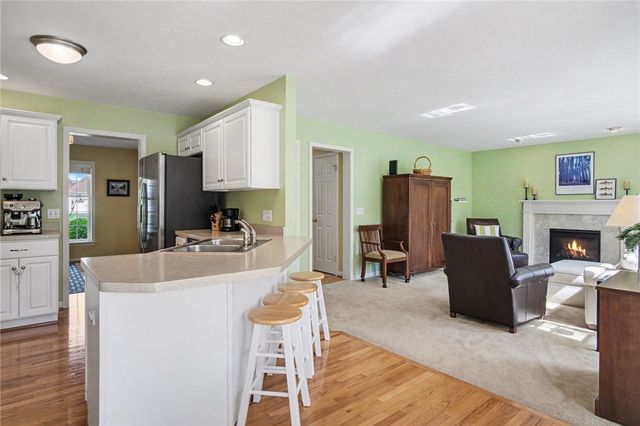 1032 Castle Bridge Xing, Webster, NY 14580
