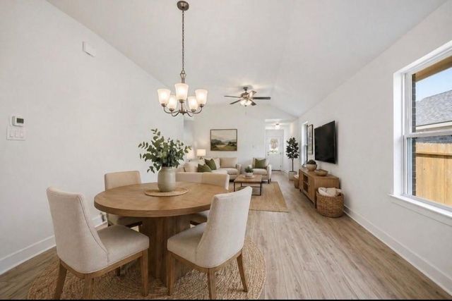4321 W Bayou Maison, Dickinson, TX 77539