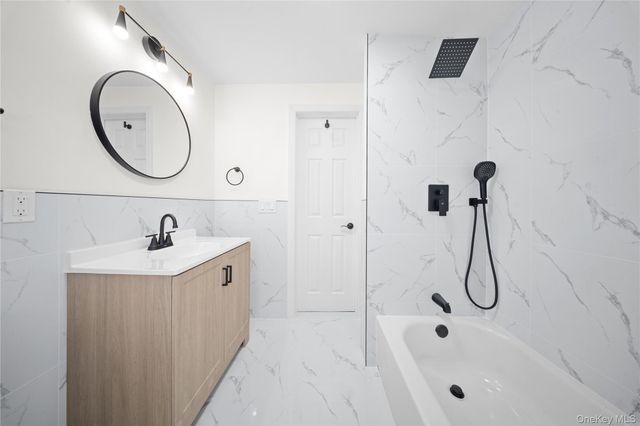 10 Pinedale Avenue, Farmingville, NY 11738