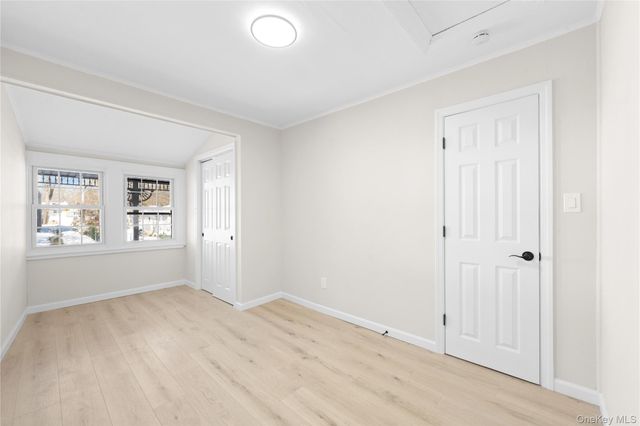 10 Pinedale Avenue, Farmingville, NY 11738