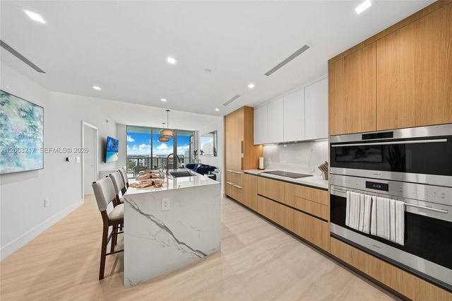 2411 Laguna Circle 2010, Miami, FL 33181