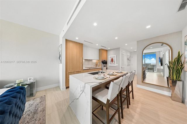 2411 Laguna Circle 2010, Miami, FL 33181