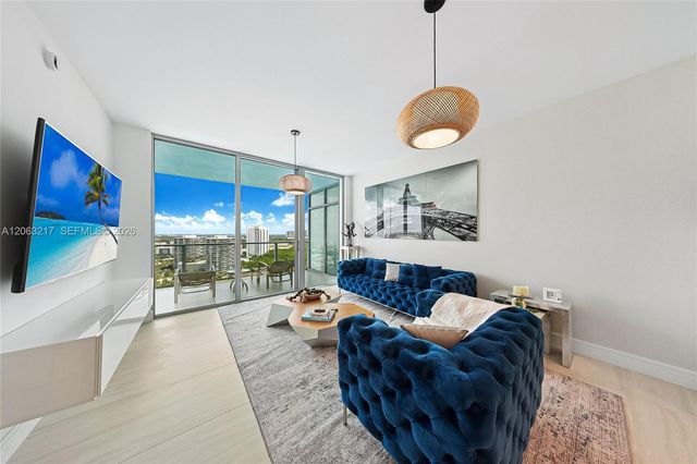 2411 Laguna Circle 2010, Miami, FL 33181