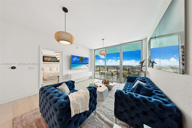 2411 Laguna Circle 2010, Miami, FL 33181