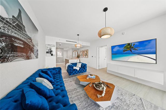 2411 Laguna Circle 2010, Miami, FL 33181