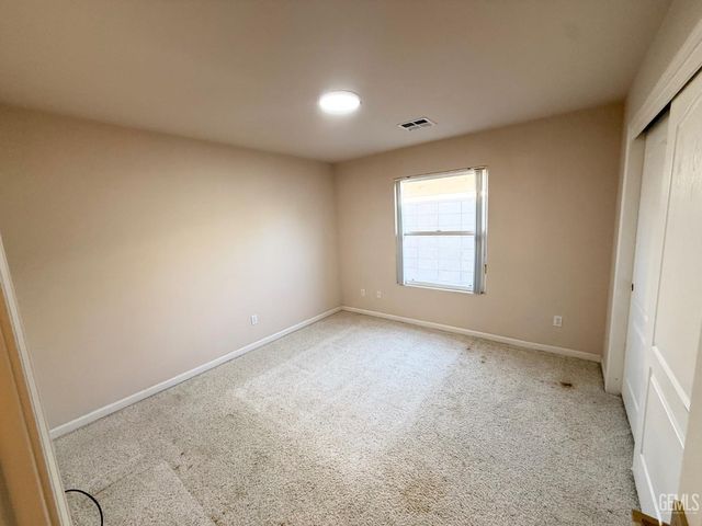 3700 Essendon Court, Bakersfield, CA 93313
