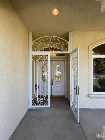 3700 Essendon Court, Bakersfield, CA 93313
