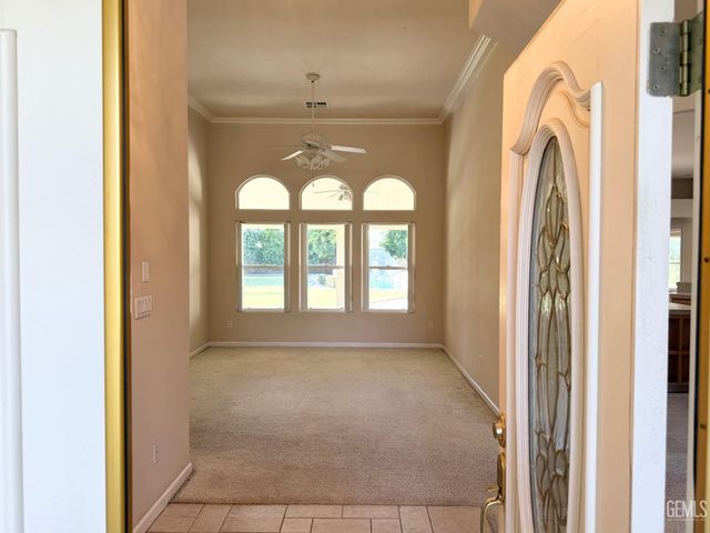 3700 Essendon Court, Bakersfield, CA 93313