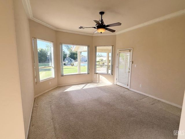 3700 Essendon Court, Bakersfield, CA 93313