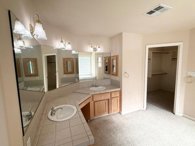 3700 Essendon Court, Bakersfield, CA 93313
