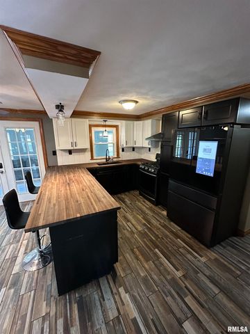 609 N SWORDS Avenue, West Peoria, IL 61604
