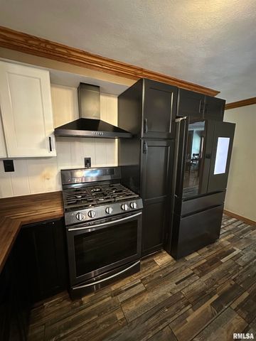 609 N SWORDS Avenue, West Peoria, IL 61604