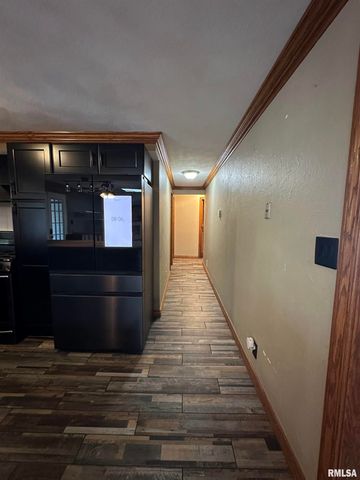 609 N SWORDS Avenue, West Peoria, IL 61604