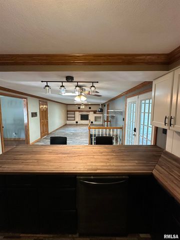 609 N SWORDS Avenue, West Peoria, IL 61604