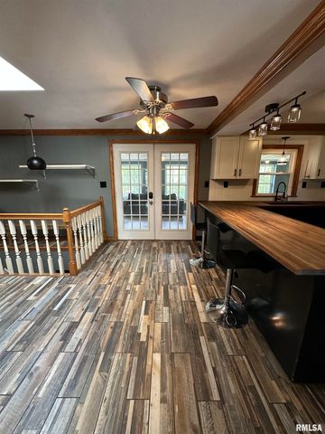 609 N SWORDS Avenue, West Peoria, IL 61604