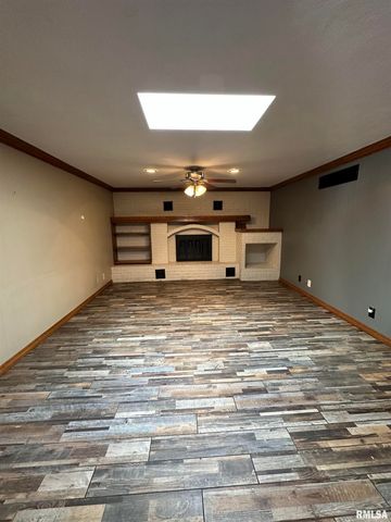 609 N SWORDS Avenue, West Peoria, IL 61604