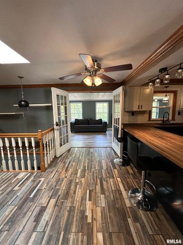 609 N SWORDS Avenue, West Peoria, IL 61604