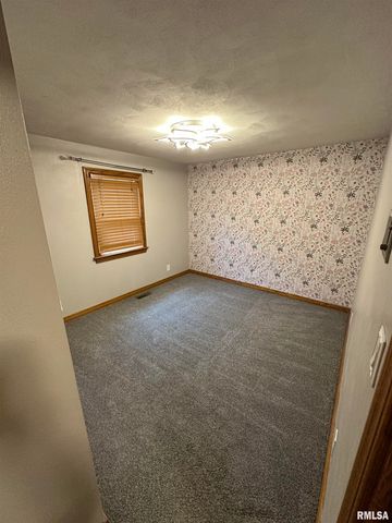 609 N SWORDS Avenue, West Peoria, IL 61604