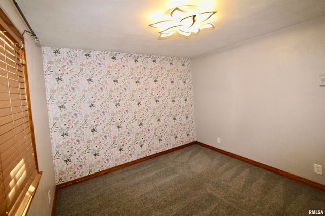 609 N SWORDS Avenue, West Peoria, IL 61604