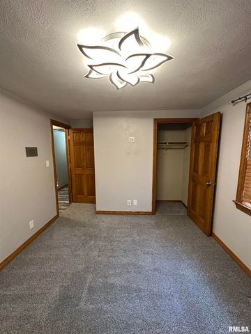 609 N SWORDS Avenue, West Peoria, IL 61604