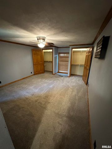 609 N SWORDS Avenue, West Peoria, IL 61604
