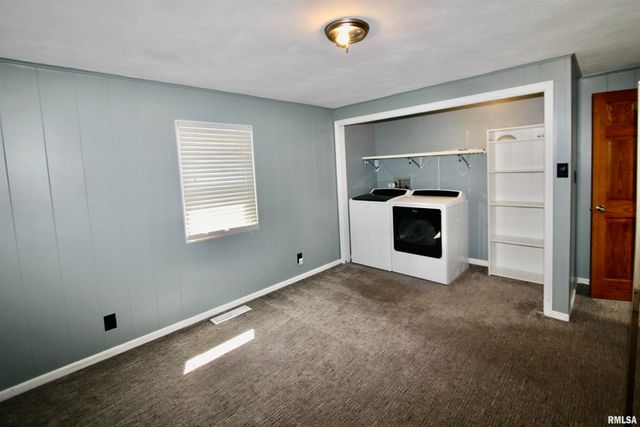 609 N SWORDS Avenue, West Peoria, IL 61604