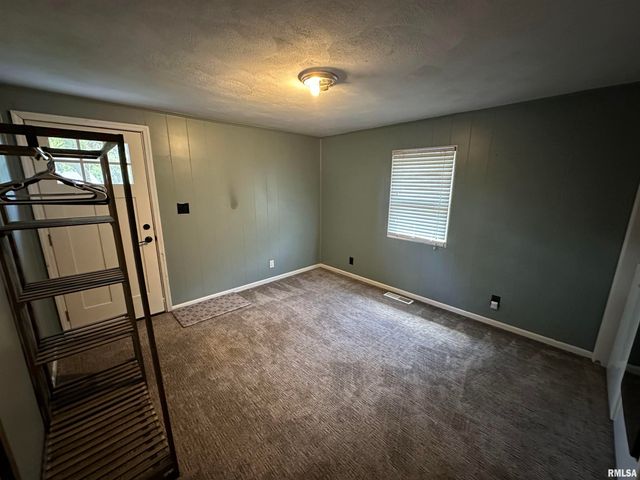 609 N SWORDS Avenue, West Peoria, IL 61604