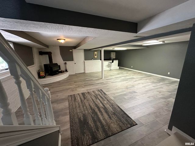 609 N SWORDS Avenue, West Peoria, IL 61604