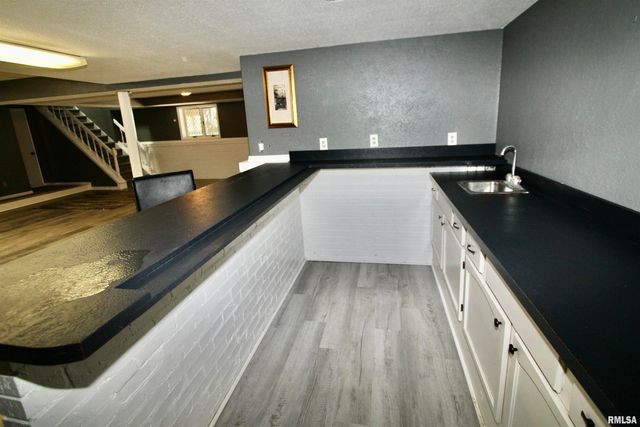 609 N SWORDS Avenue, West Peoria, IL 61604