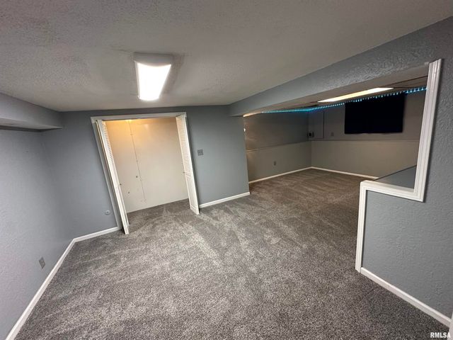 609 N SWORDS Avenue, West Peoria, IL 61604