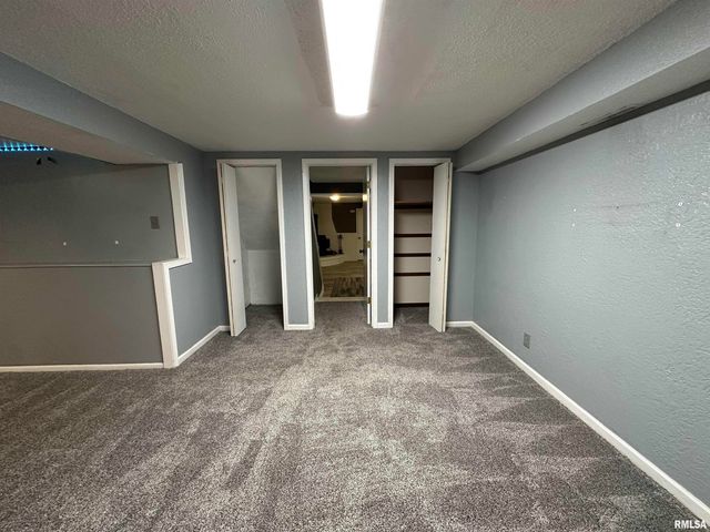 609 N SWORDS Avenue, West Peoria, IL 61604