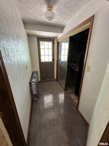 609 N SWORDS Avenue, West Peoria, IL 61604