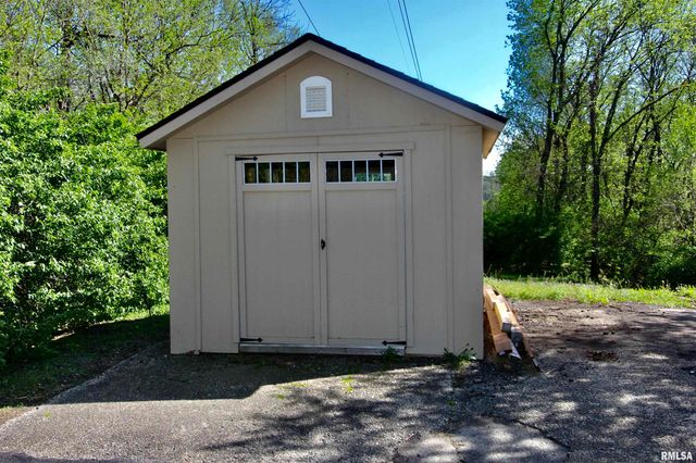 609 N SWORDS Avenue, West Peoria, IL 61604